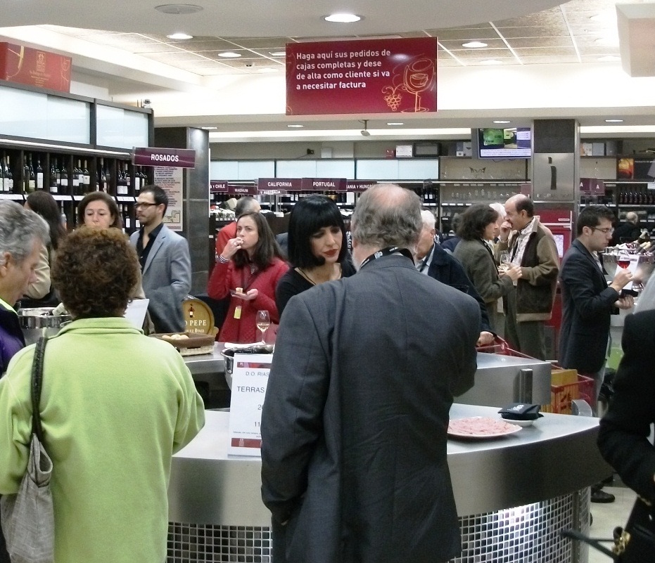 90_aniversario_bodegas_santa_cecilia_ambiente